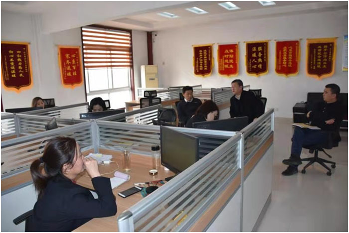 深入基层班组  倾听一线心声